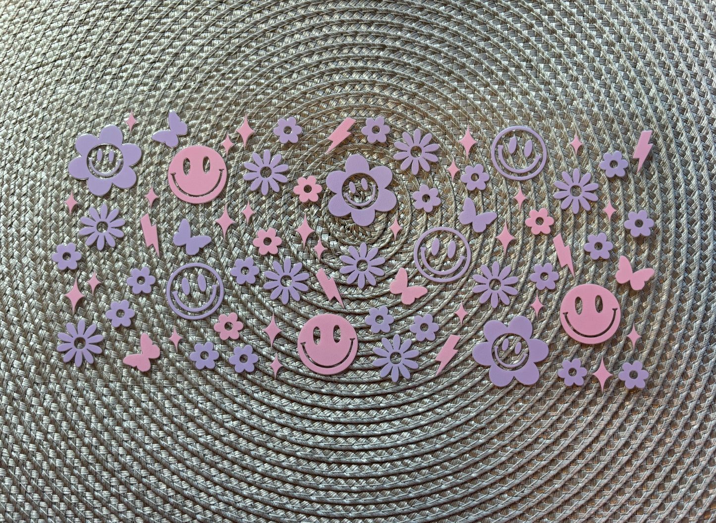 Purple flowers & smileys | UV DTF glass can wrap