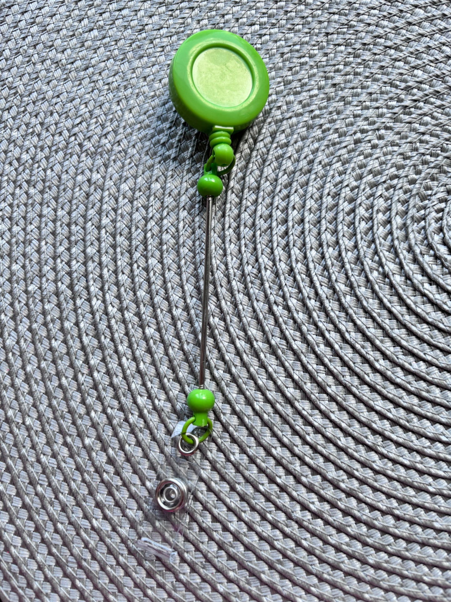 Green beadable bar badge reel