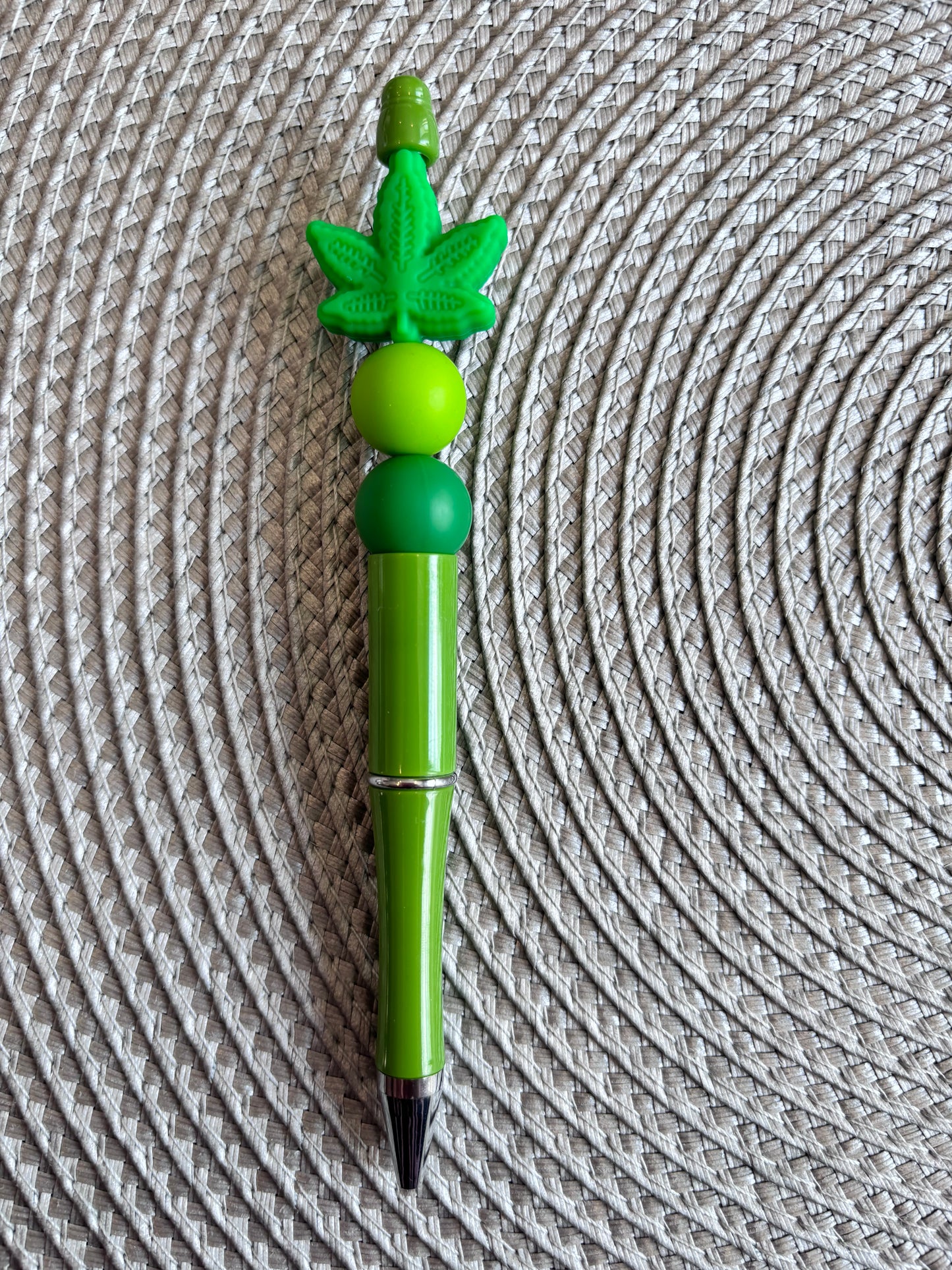 Green leaf pen